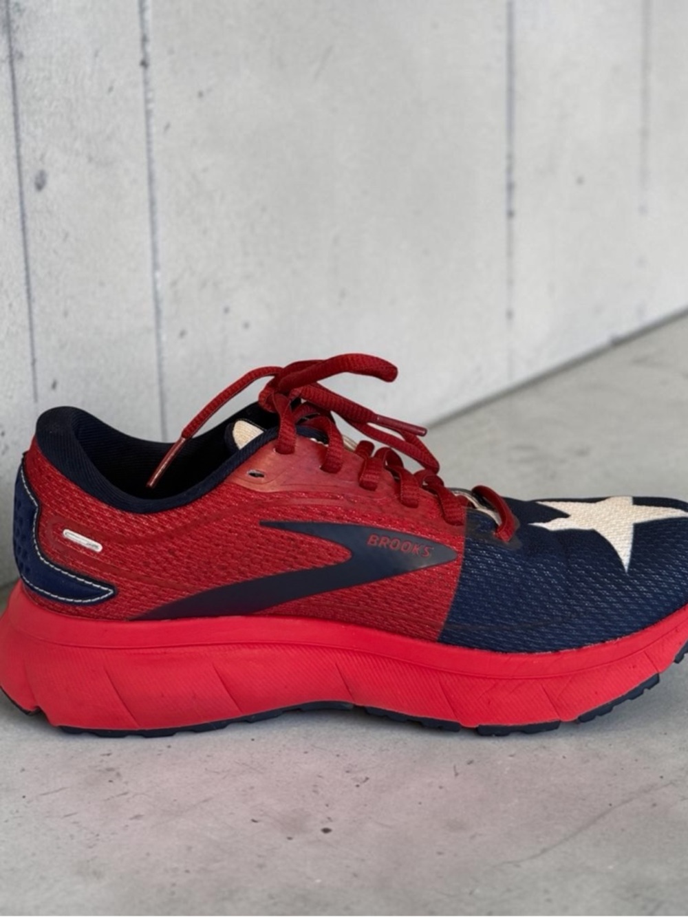 Brooks Trace 2 "Texas" Special Edition Running Shoes - Women's Size 6 - Picture 9 of 14